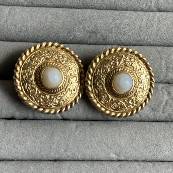 Vintage Givenchy earrings - Picture 2 of 5